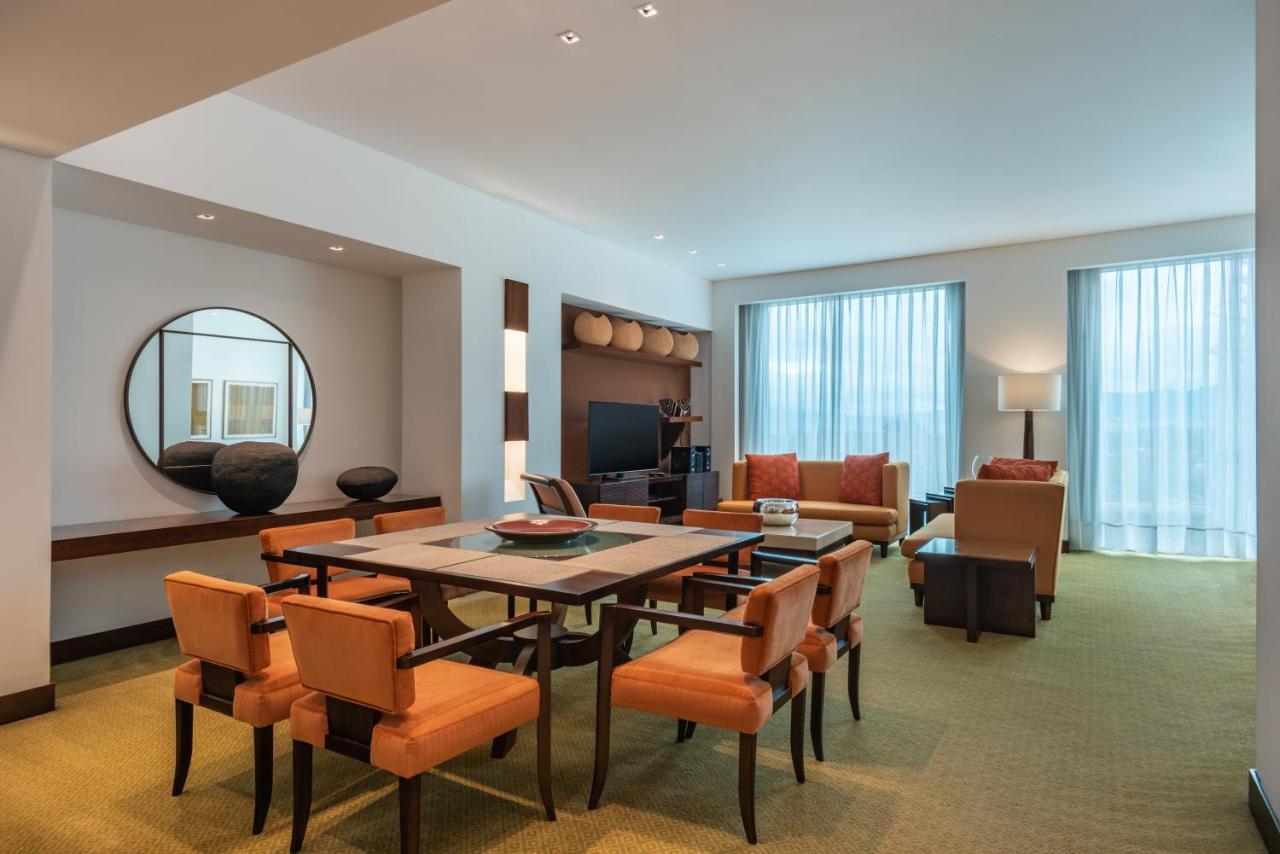 Junior King Suite Executive Lounge Access,1213735708:JPEG