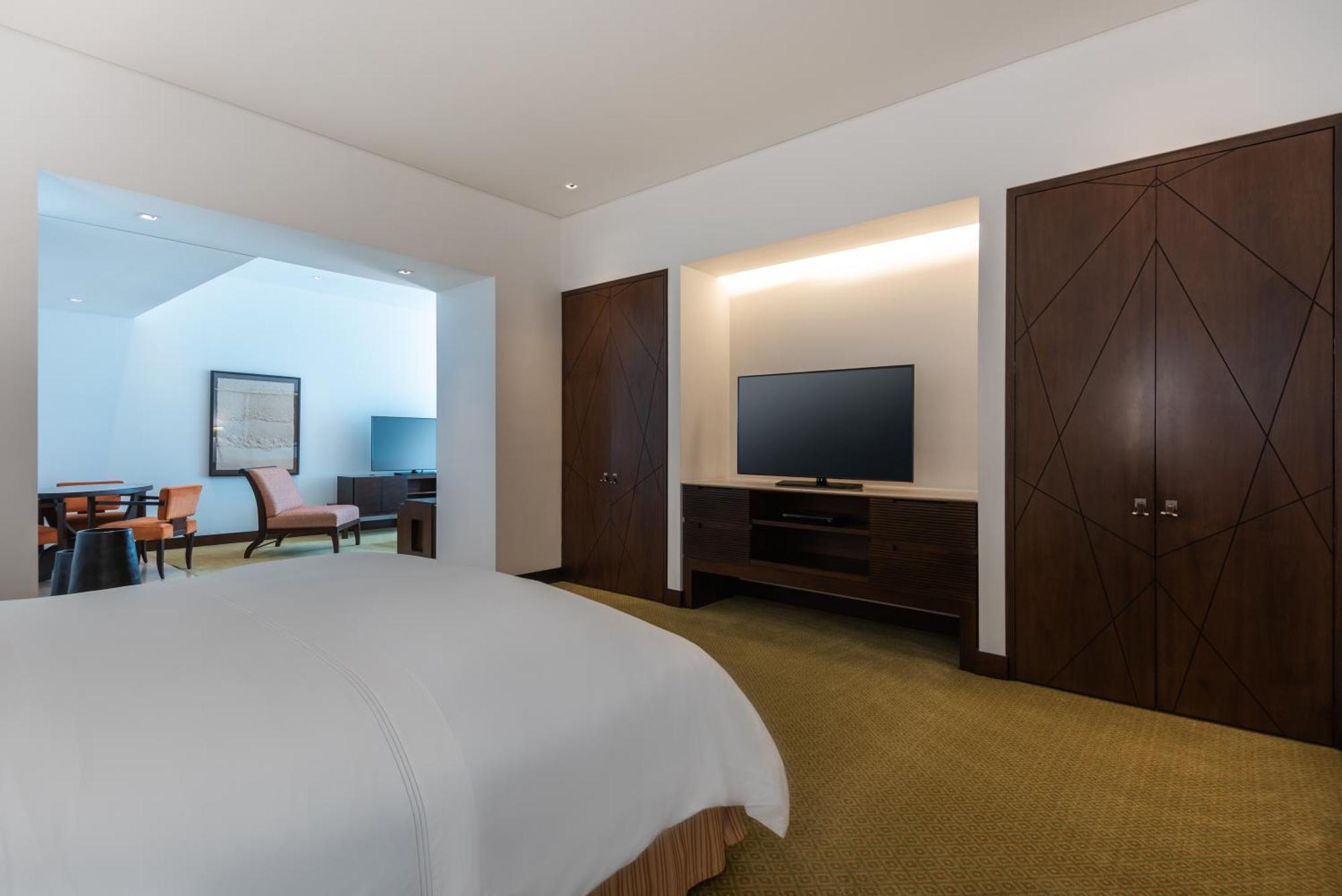 Junior King Suite Executive Lounge Access