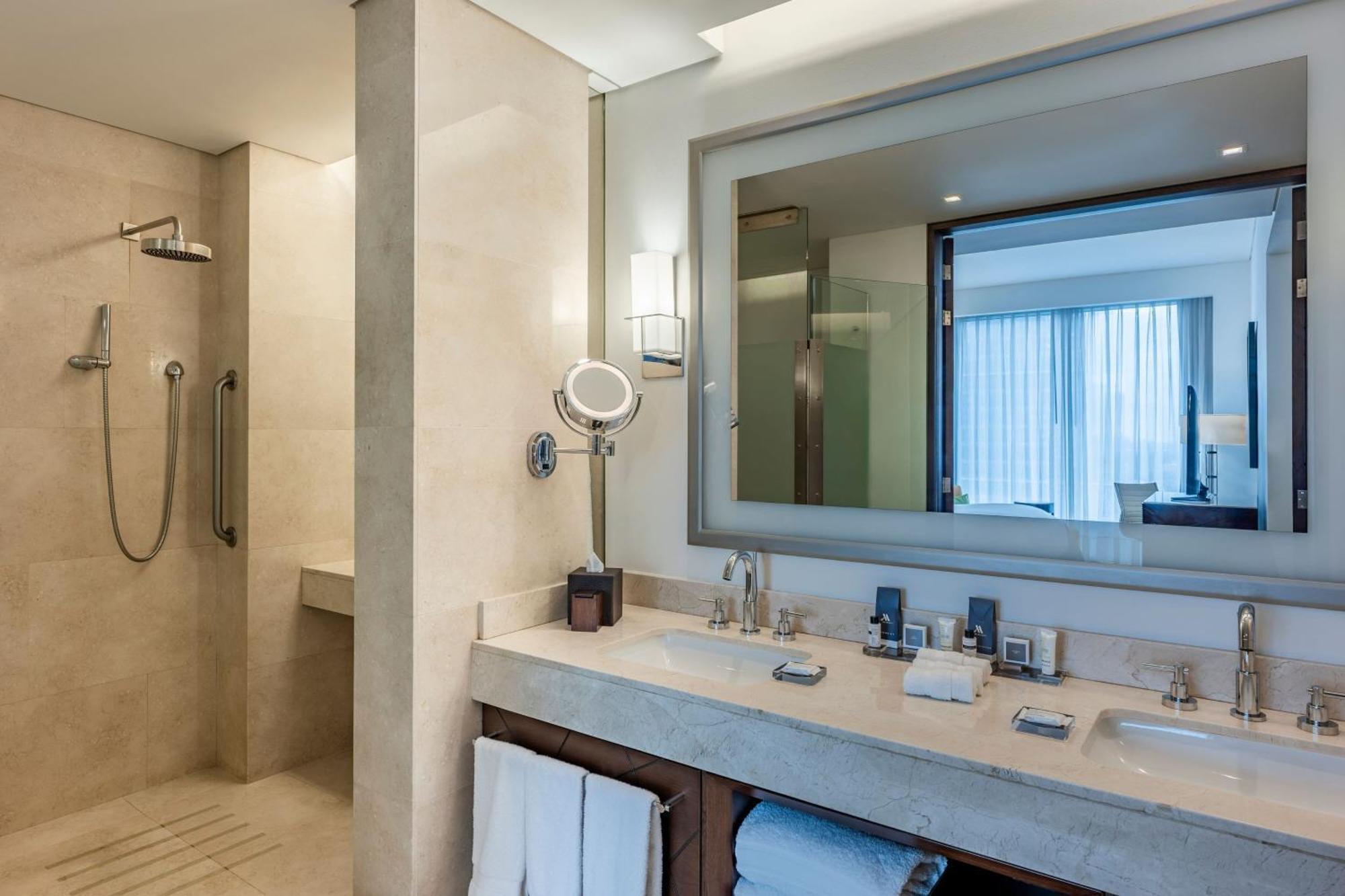 Executive lounge access 1 Bedroom Presidential Suite,1624751942:JPEG