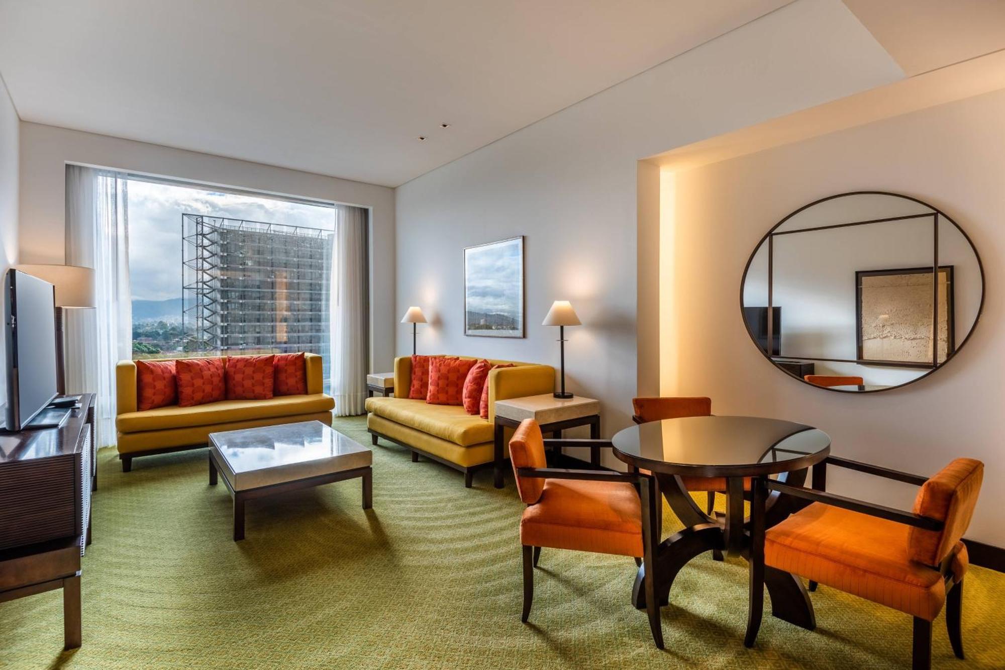 Junior King Suite Executive Lounge Access