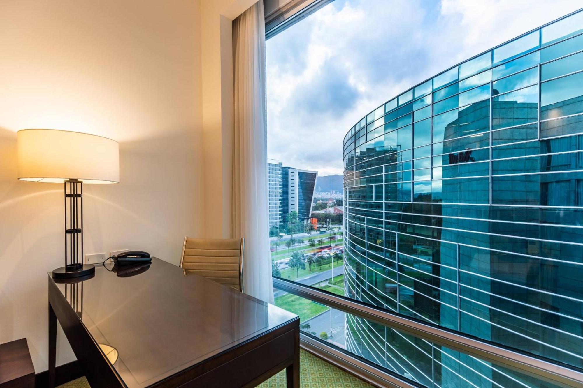 One-Bedroom Suite Lounge Access