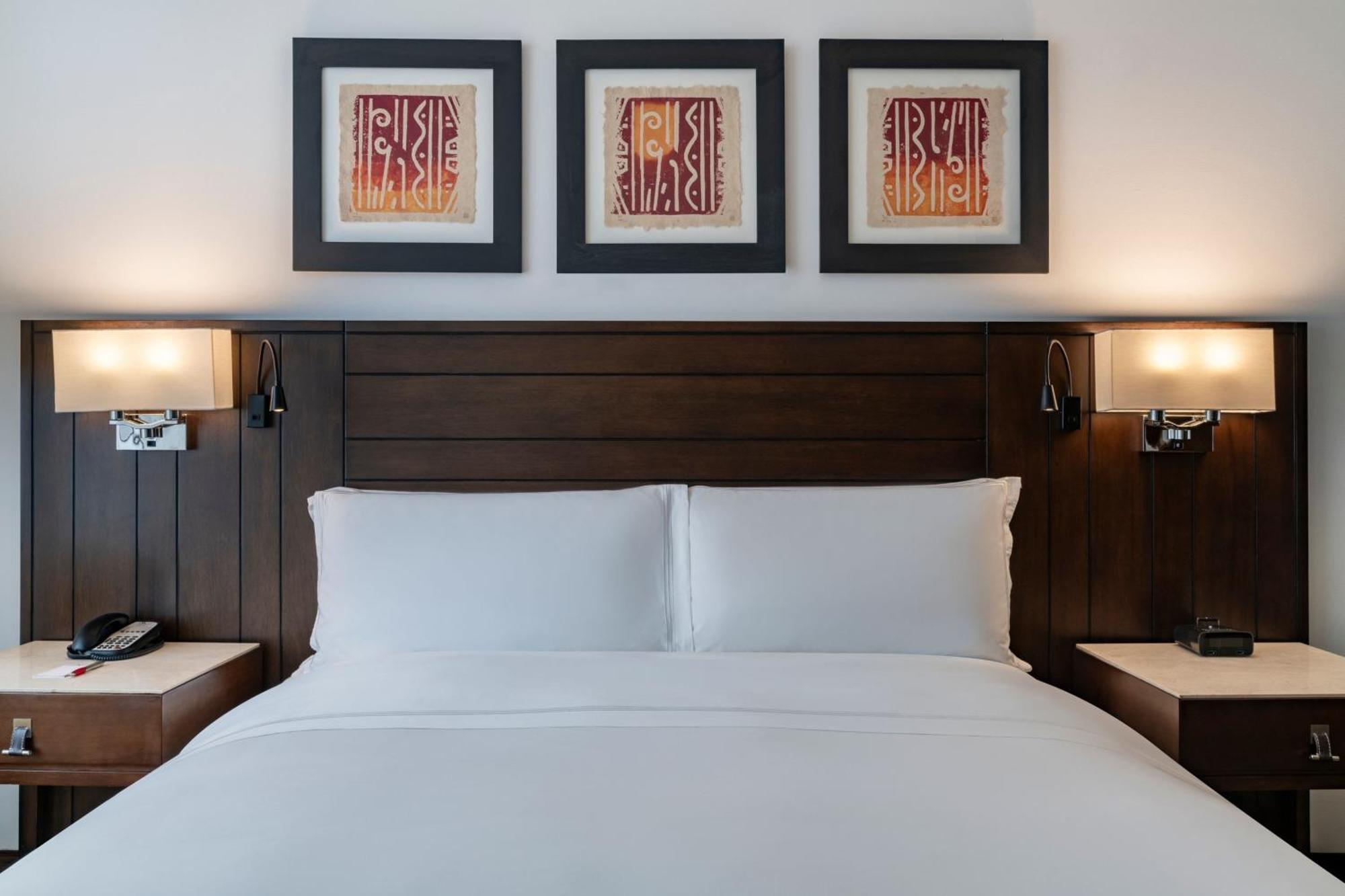 Deluxe Guest room 1 King Bed