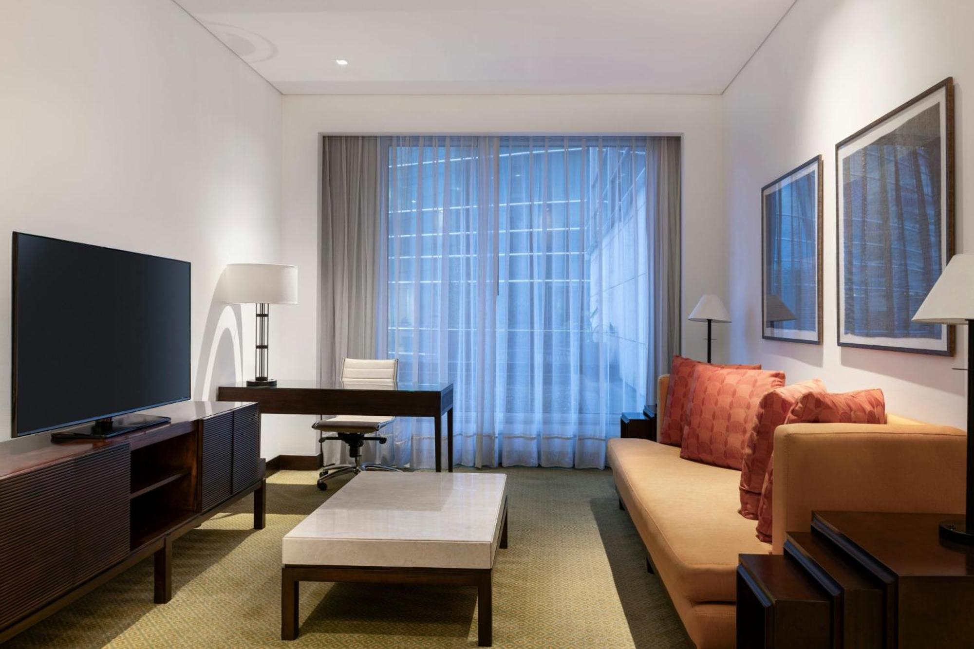 One-Bedroom Suite Lounge Access