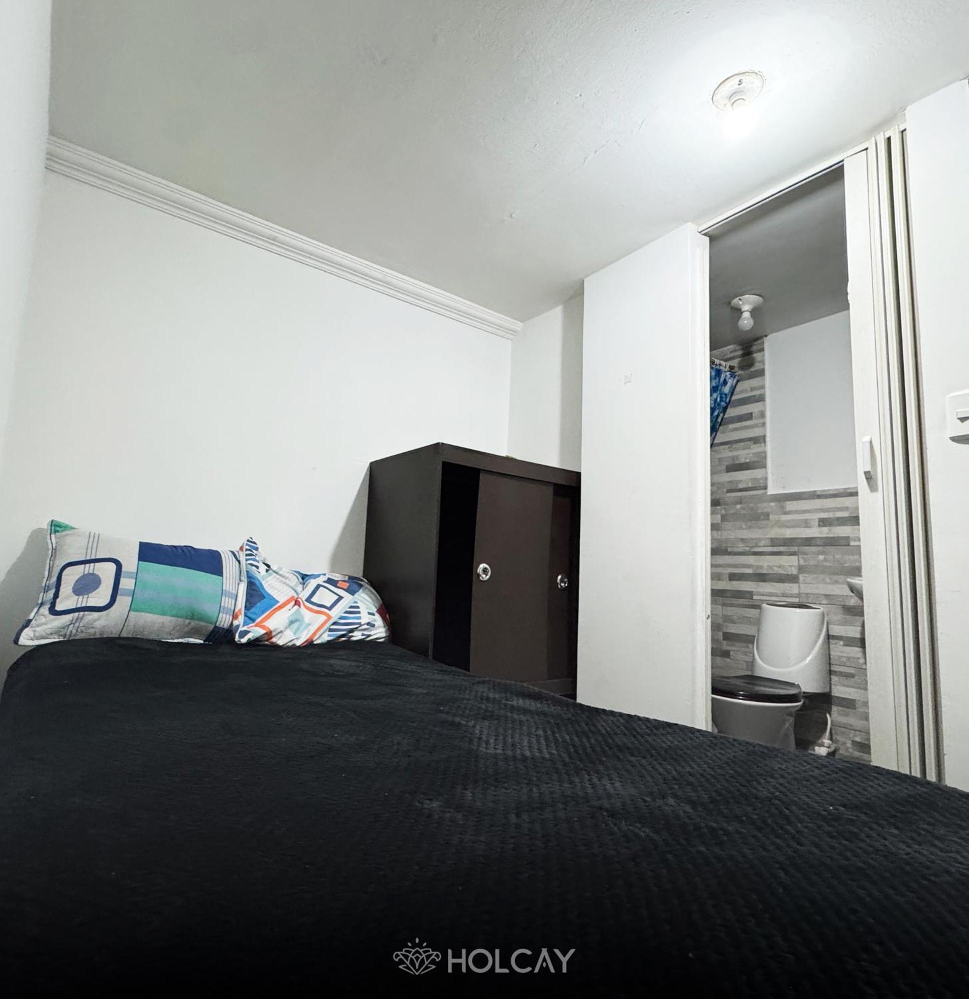Single Room Private Bathroom