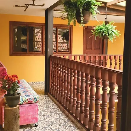 Hostal Casa Astromelia-2