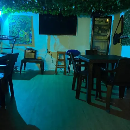 Backpackers - La Terraza-2